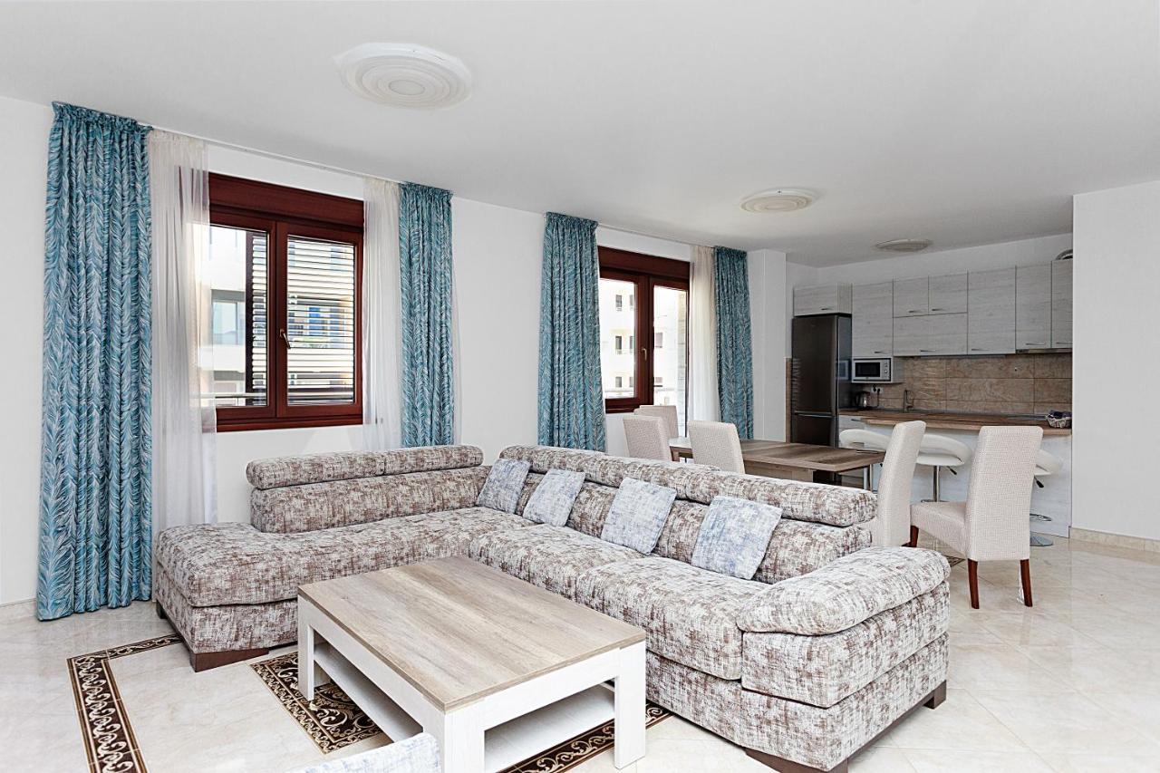 Three Bedroom Spacious Apartment Anatolia บุดวา ภายนอก รูปภาพ