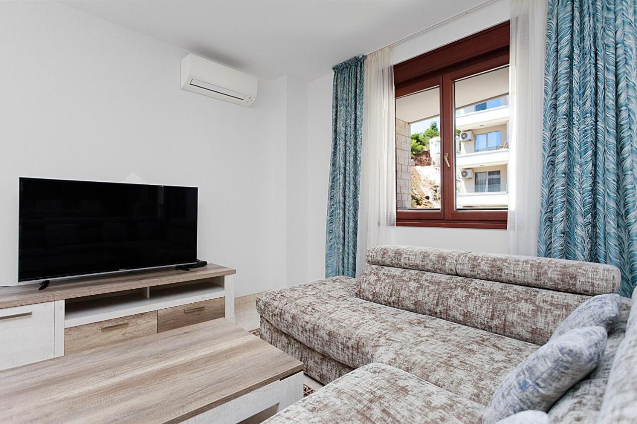 Three Bedroom Spacious Apartment Anatolia บุดวา ภายนอก รูปภาพ